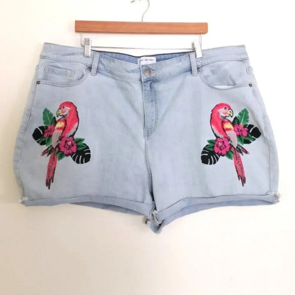 Lane Bryant Boyfriend Midi Denim Short Embroidered Parrot‎ Size 22